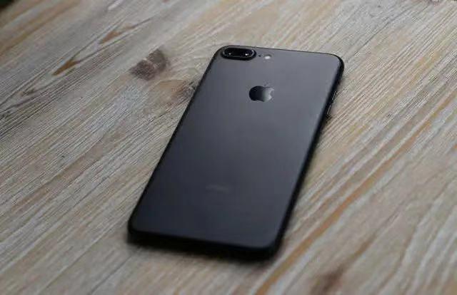 价格降至冰点的iPhone 7Plus还值不值得入手，看完这几点就明白了