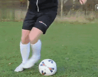 踢足球前的常用热身动作