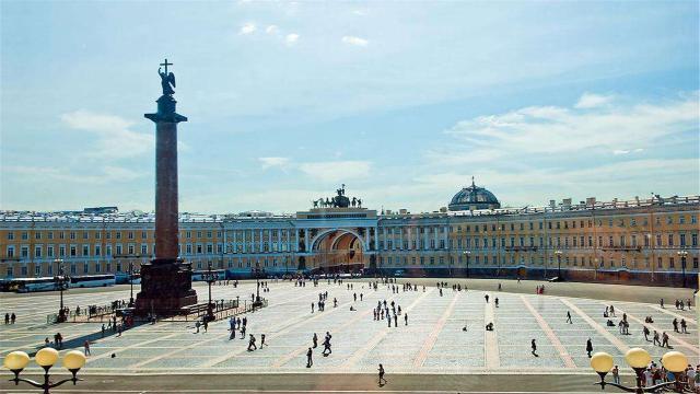 俄罗斯最美城市，被称为“北方威尼斯”，吸引大量中国游客前往