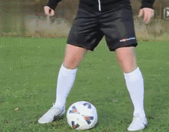 踢足球前的常用热身动作
